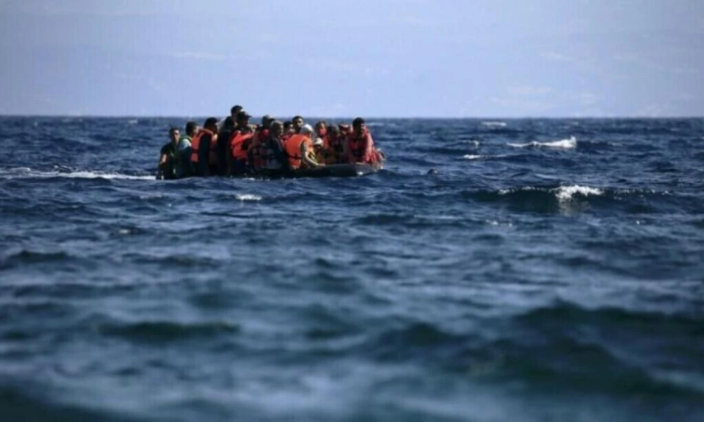 Ηράκλειο: 33 μετανάστες περιπλανώνταν στο Πάνω Μεραμβέλο - Τους αποβίβασε δουλεμπορικό σκάφος